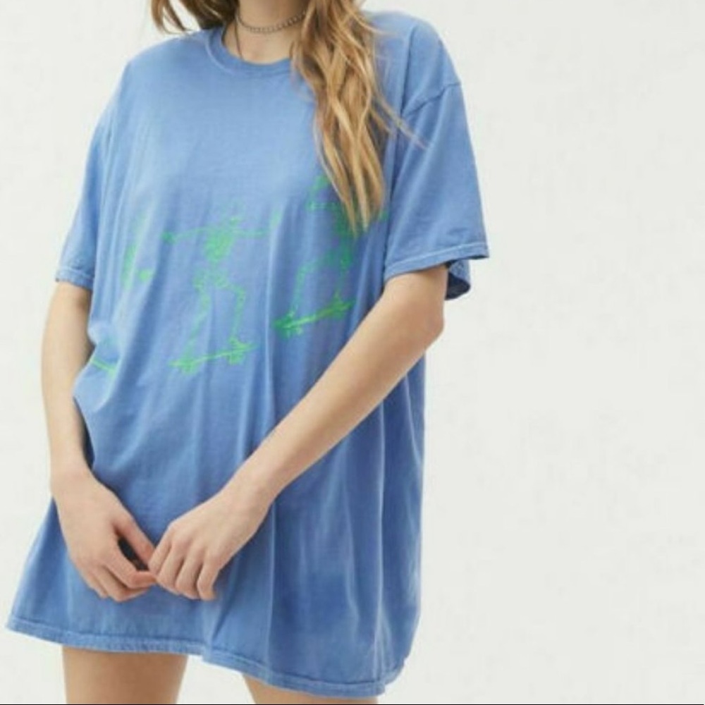 UO skateboard skeletons graphic tshirt - Picture 2 of 6